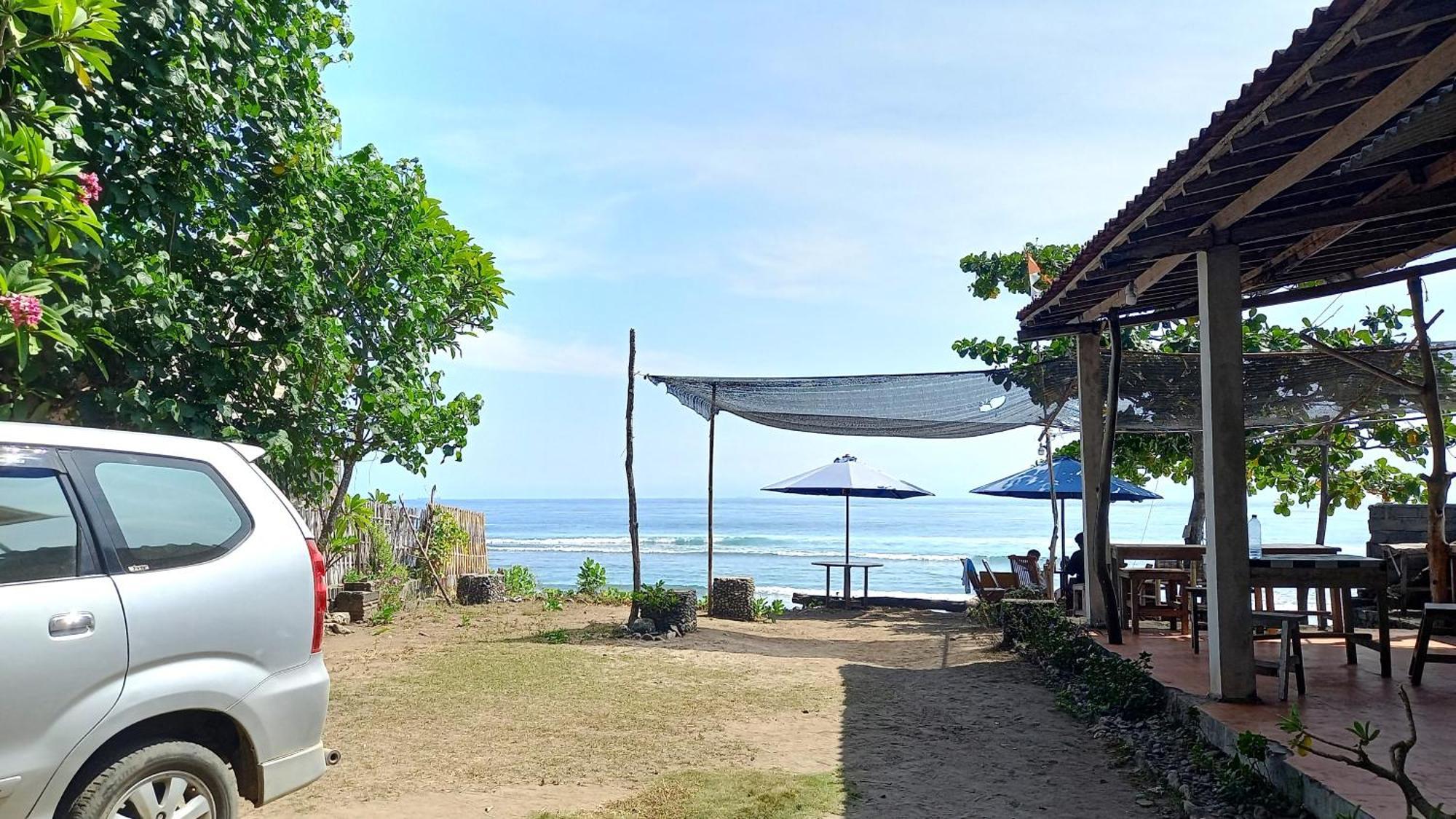 Lodge Dessert Point Sekotong
